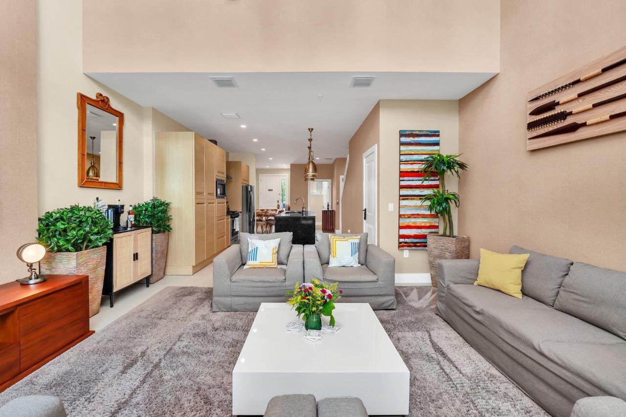 Luxury Villa Less Than A Mile From Disneyworld -Bonus Elevator- Orlando Exteriör bild
