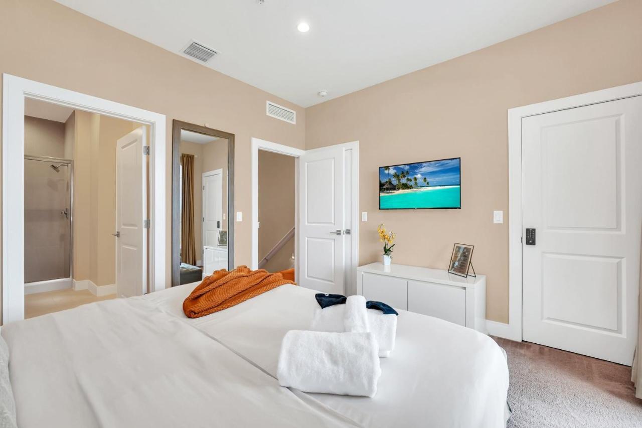 Luxury Villa Less Than A Mile From Disneyworld -Bonus Elevator- Orlando Exteriör bild